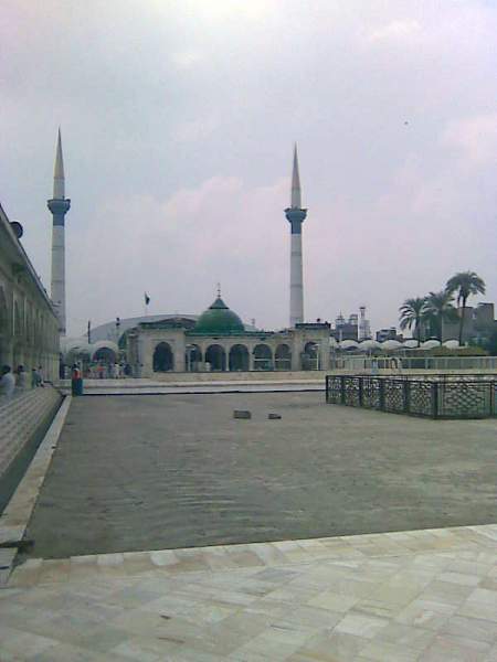 8August2010. Chehlum Of Shohda Bomb Blast At Data Darbar Lahore 0021.jpg